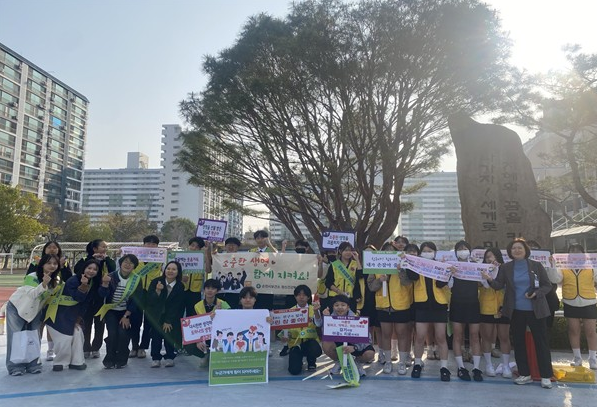 순천금당중학교, 생명존중 등굣길 캠페인 전개